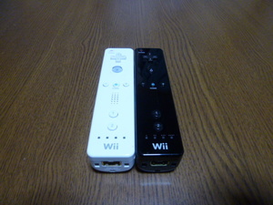 R061【送料無料】Wii リモコン 2個セット ブラック ホワイト (動作良好 クリーニング済)白 黒 NINTENDO 任天堂 純正