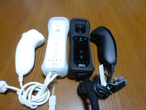 RSJN003【即日発送　送料無料】Wii リモコン　ジャケット ストラップ 　ヌンチャク　2個セット　ブラック　ホワイト（動作良好)白 黒