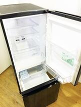 送料無料★2016年製★極上超美品 中古★三菱 146L LED照明 ラウンドカットデザイン 耐熱トップテーブル 2ドア 冷蔵庫【MR-P15Z-B】Q902_画像2