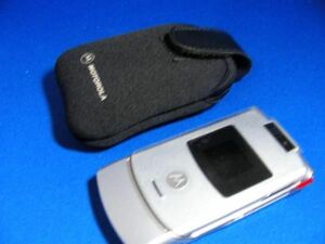 モトローラ・MOTOROLA・M702iS,トランシーバー,折りたたみ携帯,二つ折り携帯,小型無線端末に最適な軽量のケース