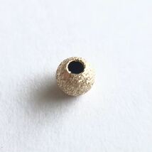 18金スターダストビーズ3mm 4個セット　日本製 k18 アクセサリーパーツ 18k 素材 ダイヤモンドダストビーズ　ダイアモンド　金属パーツ_画像4