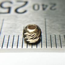 18金ビーズ4mm 1個売り　粒売り　日本製 k18 アクセサリーパーツ 18k 素材 きらきらカットビーズ ハンドメイド　金属パーツ _画像2