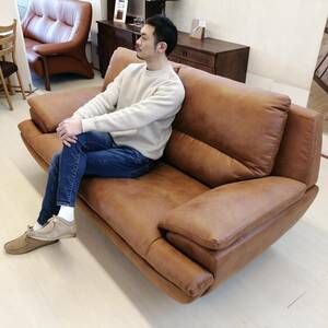 * Toyama, Ishikawa prefecture is free shipping!*[ exhibition goods ] great special price sofa 3 seater . cloth made Camel simple stylish 
