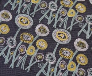 刺繍生地 ネイビー 花好き ハギレ 在庫わずか