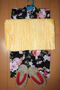 ребенок юката 3 позиций комплект * девочка 130cm чёрный смолёвка каролинская Sakura .2/ пояс хекооби geta 