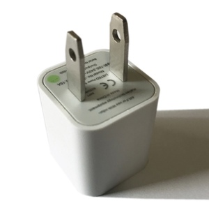 ホワイト カラフル USB 充電アダプター 家庭用コンセント 充電ACアダプター コンパクト Android iphone ipod スマートフォン