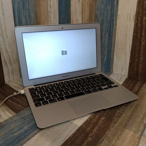 ジャンク Apple MacBook Air (11-inch, Mid 2011) A1370 Core i7-2677M 1.8GHz 4GB ストレージ無し アップル マックブック エアー No.0019