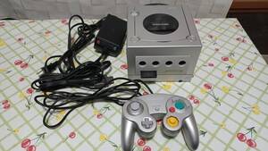 NINTENDO ゲームキューブ(すぐ遊べる電源とAVケーブルとメモリとコントローラ付)内蔵電池交換済