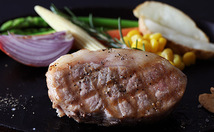 イベリコ豚 ロース ステーキ 2枚×100g ベジョータ とんかつ ステーキ肉 豚肉 黒豚 お取り寄せ グルメ お歳暮 ギフト 食品 高級肉 冷凍_画像3