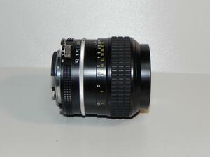 **中古品　Nikon Ai 105mm/f 2.5 レンズ*