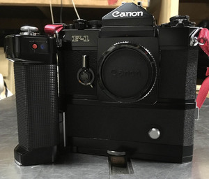 Canon F-1 ボディ フィルムカメラ 一眼レフカメラ キャノン モータードライブ・取り扱い説明書・ショルダーストラップ付き 北海道 札幌