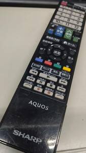 【F-40-53】ジャンク　SHARP シャープ 純正　AQUOS アクオス テレビリモコン GB097WJSA　電池フタなし