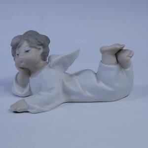 リヤドロ 4541 【可愛い一休み 】 ANGEL LYING DOWN 天使 マット仕上 LLADRO