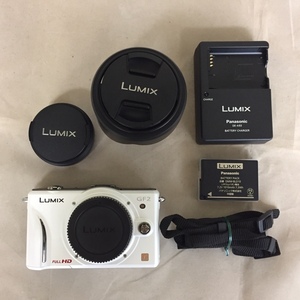 【中古品B】Panasonic(パナソニック) ミラーレス一眼カメラ LUMIX DMC-GF2 ダブルレンズキット（管理番号：063109)