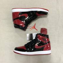 新品未使用！ NIKE AIR JORDAN 1 RETRO HIGH OG [Patent Bred] US9 27cm ジョーダン１ パテント ブレッド エナメル BLACK RED　_画像2