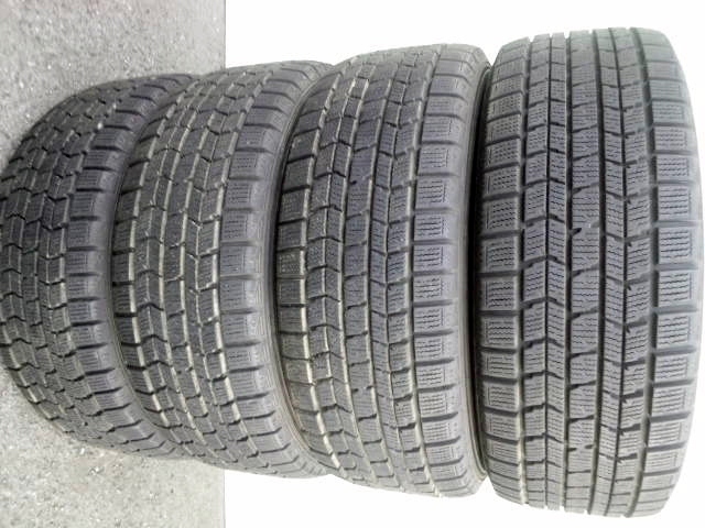 バリ山スタッドレス 215/55R17 DUNLOP DSX-2ダンロップ 4本 RB RCオデッセイストリームヴェゼルカムリティアナザビートルクラウンジューク