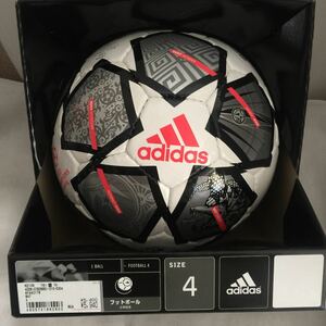 Финал футбольного мяча Adidas 20 -летие № 4 Ball AF4401TW