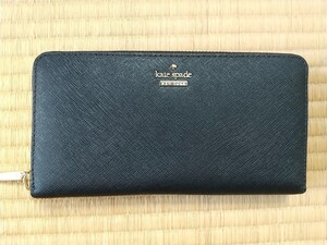 ラウンドファスナー長財布