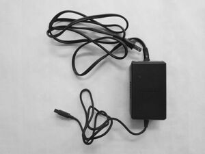 GC21-030 任天堂 ニンテンドー ゲームキューブ GC ACアダプター DOL-002 本体 アクセサリー レトロ ゲーム 周辺機器 動作確認済 使用感あり