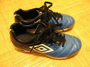 【Used】umbro（アンブロ）青×黒×白：体育館用シューズ：19.0cm