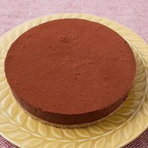 生クリームたっぷりの生チョコレートケーキ【5号】15㎝　新製品ボリュウムをアップして価格を下げました。