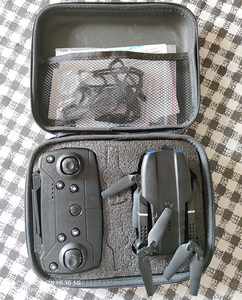 1円熱売り 新品 ドローン 二つカメラ付き 4K HD 高画質 APP制御 WIFI接続 360度回転 高度維持 折り畳み式 大容量バッテリー2個 黒