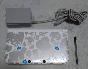 ニンテンドー3DS LL ドラゴンクエストモンスターズ2 イルとルカの不思議なふしぎな鍵 スペシャルパック 極美品 充電器等付き 送料無料