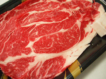 E◆赤身肉の旨さ満載！北海道産牛肩ロース500g/すき焼き・牛丼にも♪_画像1