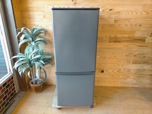 ◎MITSUBISHI　三菱　冷凍冷蔵庫　MR-P15F　146L　冷凍46L　冷凍100L　耐熱トップテーブル　単身　家電