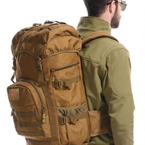 送料無料 ソロキャンプ ブッシュクラフト 50L タクティカル バックパック 防水加工 、