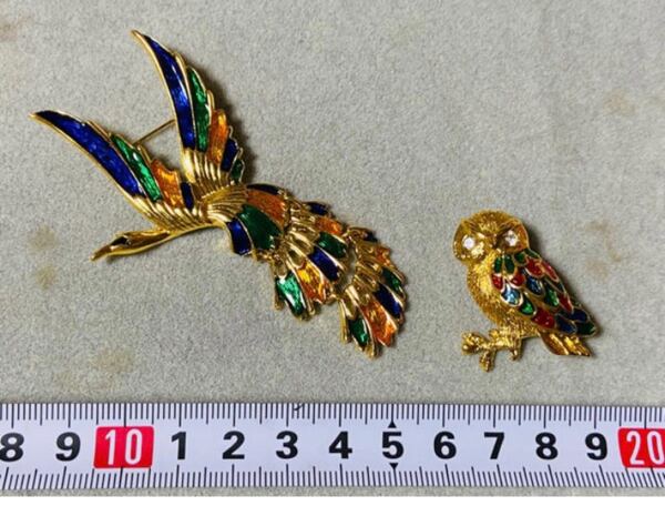 孔雀、フクロウ鳥系ブローチ(2個)『価格交渉不可』