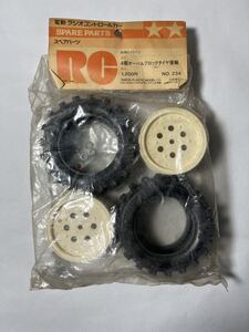タミヤ 4駆オーバルブロックタイヤ後輪