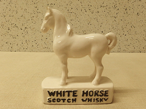0120068w【WHITE HORSE ホワイトホース スコッチウイスキー 馬 置物】陶器製/オブジェ/販促品/企業物/中古品