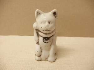 0120134w【古い招き猫 置物】陶器製/年代物/H9.5cm/経年品