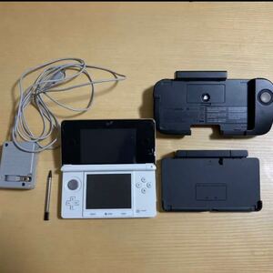 ☆安価☆ニンテンドー3DS ホワイト 充電器、スタンド、クレードルセット