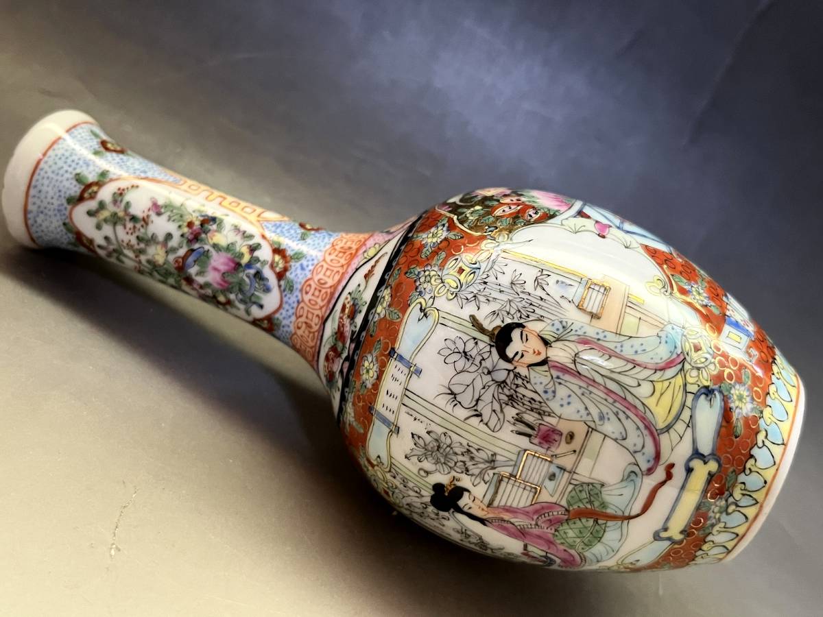 Vase■Qing Dynasty powder-colored picture vase, painting of beautiful women, Chinese painting, hand-painted, crane-necked vase, sake bottle, figure, flower arabesque crest, old toys, Chinese objects, antique art, period objects, antiques■, China, Korean Peninsula, Antique ceramics in general, colored porcelain