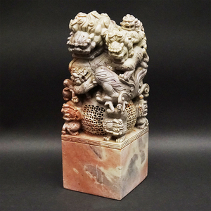中国美術 中国古玩 石彫刻 立体高彫獣印材 精密獅子彫刻 玉細工 砡細工 寿山石 時代 骨董 時代物 東洋彫刻 古美術品