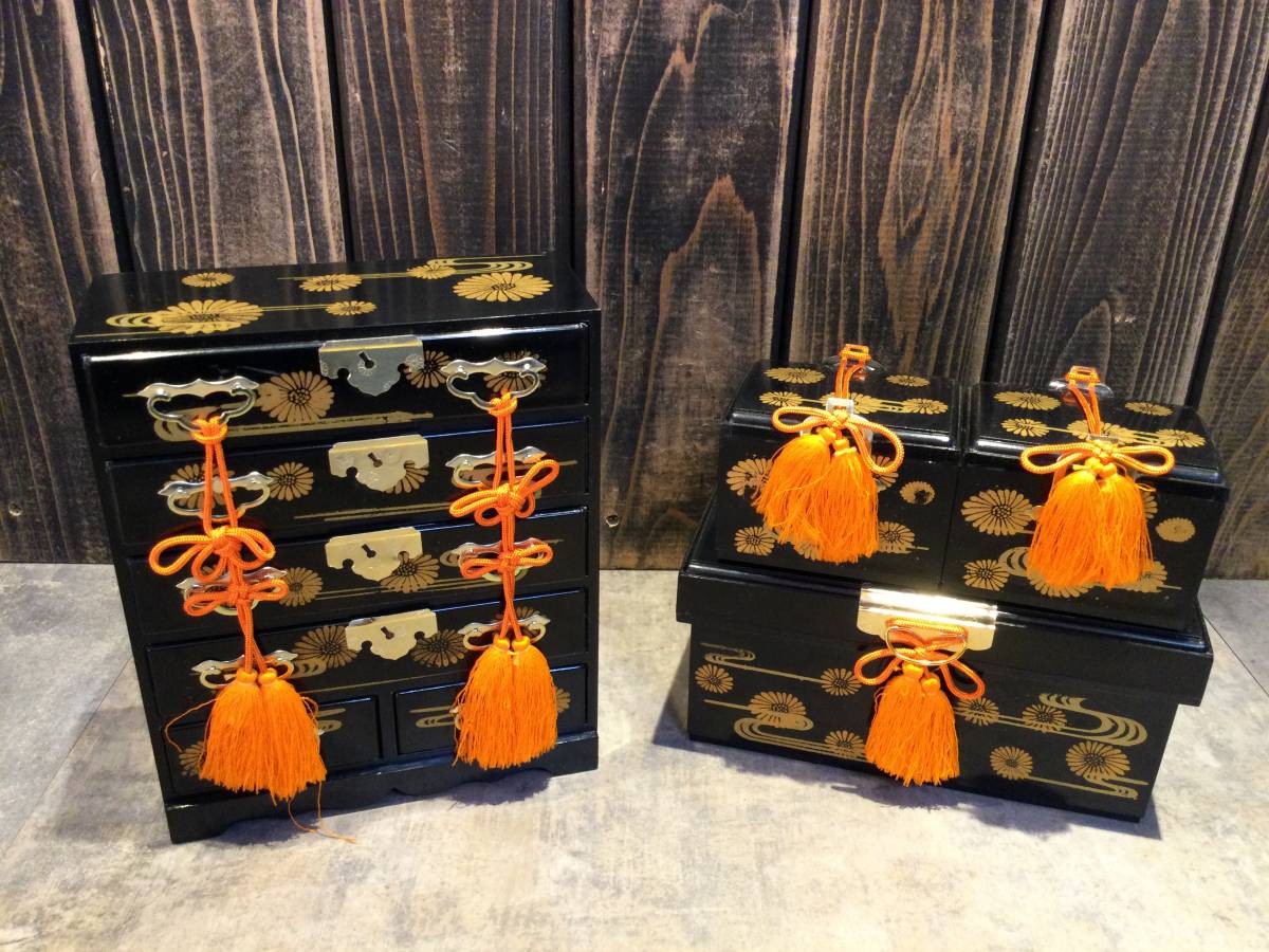 Three-piece set of Hina dolls, size 55, with cartwheel and chrysanthemum lacquerware, Hina dolls, Hina decorations, season, Annual Events, Doll's Festival, Hina Dolls