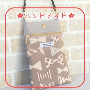 ハンドメイド スマホポーチ (リボン柄グレージュ)