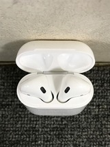 TWD29221相 Apple AirPods エアーポッズ ワイヤレスイヤホン A2031 第2世代 充電器 A1938 直接お渡し歓迎_画像4