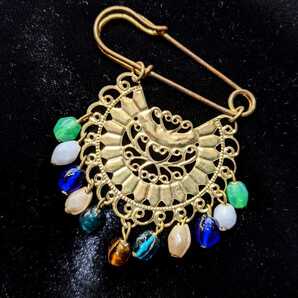 新品未使用!孔雀みたいな金色のビーズ装飾ショールピンブローチ