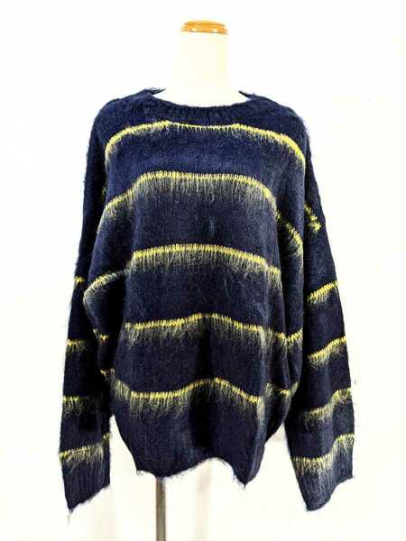 【送料無料】新品未使用！アクリルニットの紺×黄色ふんわりモシャモシャセーター