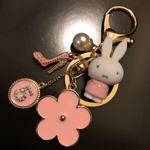 ☆☆☆大人可愛い☆お花&キラキラパーツ☆☆☆【バッグチャームorキーリング】◎◎◎ベビーピンク系◎◎◎