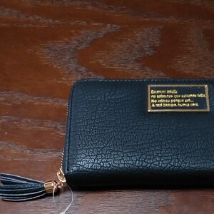 ラウンドファスナー長財布 (新品未使用)