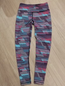 美品 ビクトリアシークレットスポーツ ロングパンツ タイツ スポーツ マルチカラー 総柄 フィットネス ヨガ ジムワーク