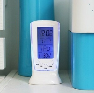 デジタル目覚まし時計　温度計カレンダー　ブルーバックライトLED　クロックスヌーズ置時計　ナイトライト cs133b
