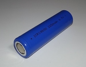 LED懐中電灯のパワーツール充電式リチウムイオン電池（フラットヘッドタイプ）3.7V 2200mAh18650バッテリー！45g@500ｆ