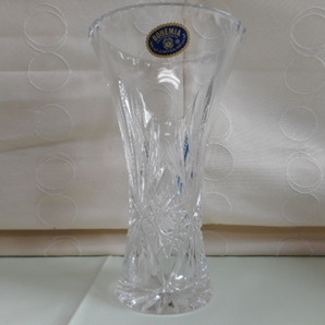 チェコ製　クリスタルガラス　花器　カットガラス　花瓶　新品