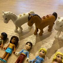 LEGO レゴ　フレンズ　ミニフィグ いろいろ　女の子　男の子　馬　うさぎ　ネコ　動物　パーツなど　おまとめセット_画像2