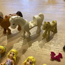 LEGO レゴ　フレンズ　ミニフィグ いろいろ　女の子　男の子　馬　うさぎ　ネコ　動物　パーツなど　おまとめセット_画像3